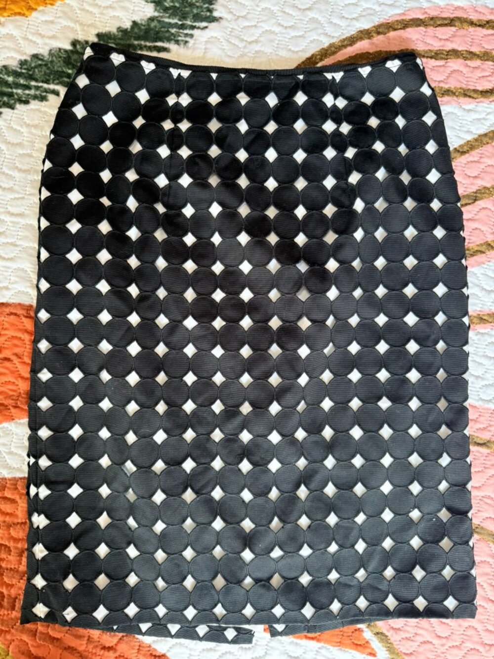 White House Black Market Circle Burnout Pencil Skirt Monochrome Minimalist 60s